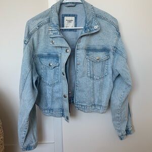 Abercrombie Cropped Denim Jacket; Size small